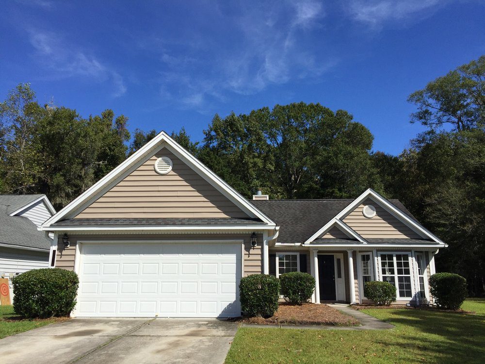 A single story house at Bent Hickory Charleston, SC 29414